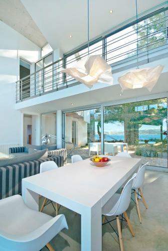 Stunning Architect Frontline Villa For 8 Guests