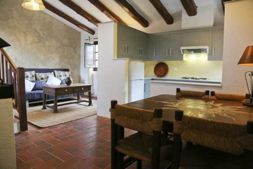 Sitges Villa Sleeps 18 Pool Wifi