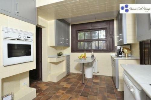 Sitges Villa Sleeps 18 Pool Wifi