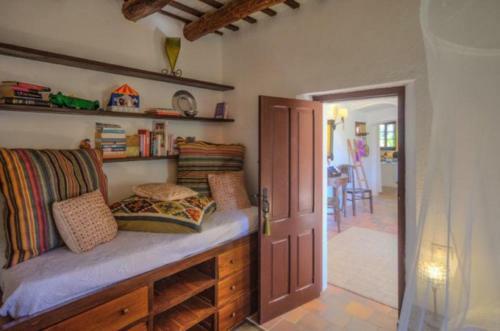 Sitges Villa Sleeps 18 Pool Wifi