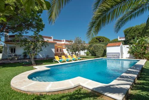 Roche Villa Sleeps 6 With Pool And Air Con