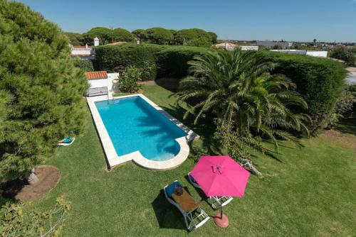 Roche Villa Sleeps 6 With Pool And Air Con