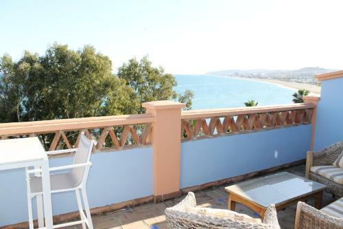 Apartamento La Perla de La Bahia Beachfront
