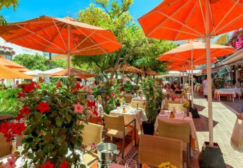 Cabopino Apartment Sleeps 2 With Pool Air Con And Wifi