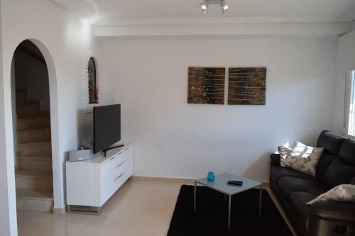 Charming 2-bed House In Los Dolses