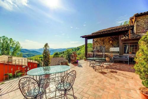 Apartment With 2 Bedrooms In Ardanue