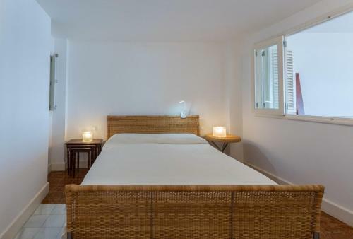 Apartment With Terrace On The Beachfront