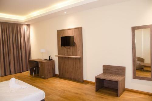 Runway Hotel