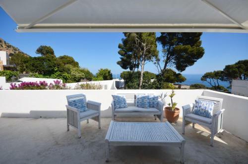 Fornells Holiday Home Sleeps 6