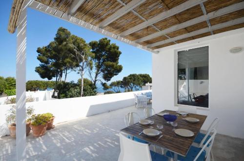 Fornells Holiday Home Sleeps 6