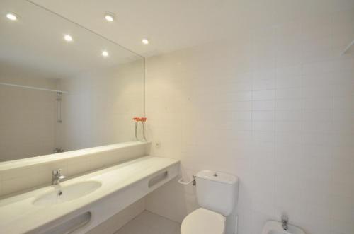 Fornells Holiday Home Sleeps 6