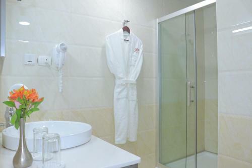 Desalegn Hotels And Resort