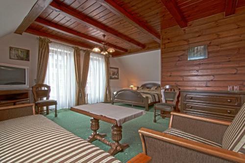 Hostal Dworek Gawra