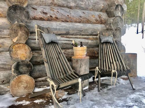 Log Cabin In Lapland By The River