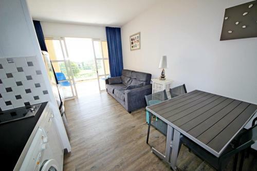 Apartamento 1m C8 245 - 371la