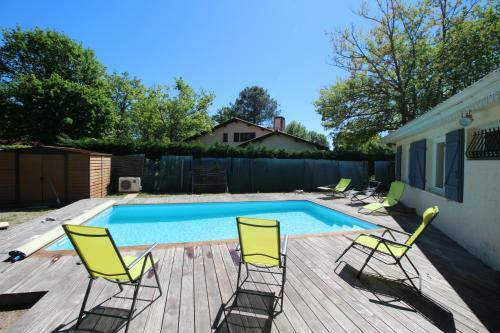 Maison 4 Chambres Avec Piscine