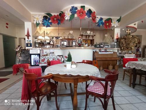Hostal Restauracja I Pokoje Alba