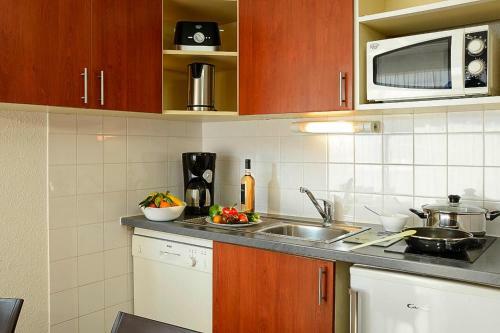 Apartamento Residence de Tourisme Antibes - Caz02101e-sye