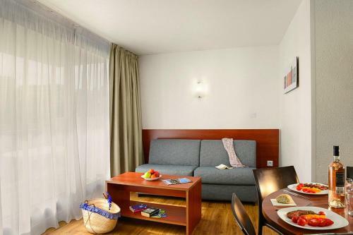 Apartamento Residence de Tourisme Antibes - Caz02101e-sye