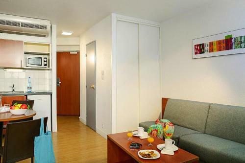 Apartamento Residence de Tourisme Antibes - Caz02101e-sye