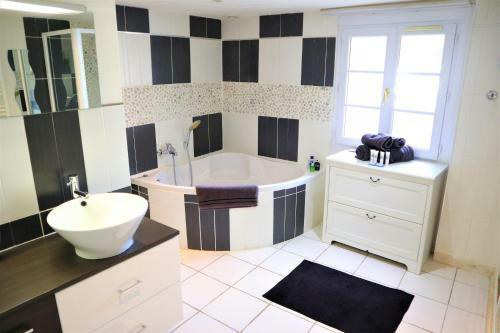 Magnifique Villa Proven�ale � Antibes