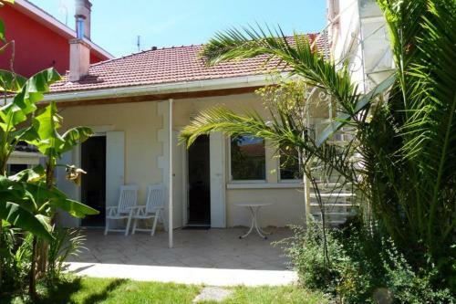 Villa Blanche � Ares