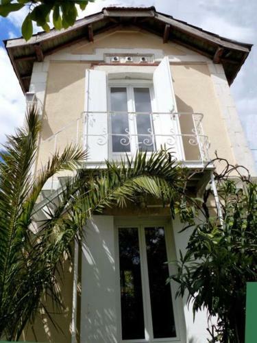 Villa Blanche � Ares