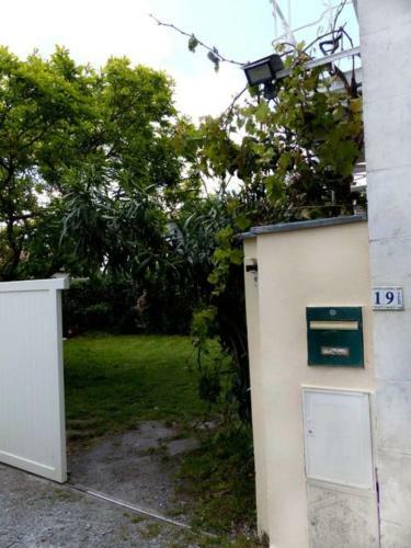 Villa Blanche � Ares