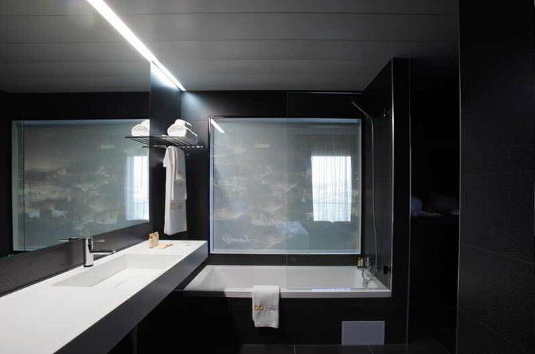 Delfim Douro Hotel