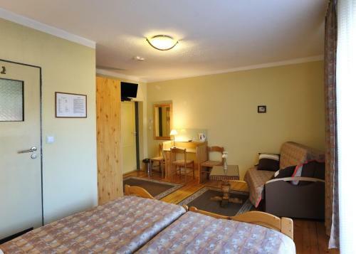 Hostal Pensjonat Tara