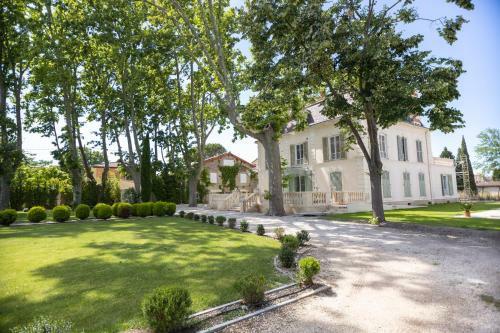 Hostal Les Frenes En Provence-ch�teau Zen