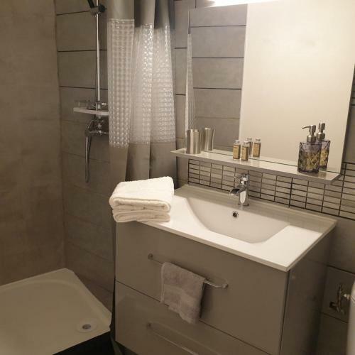 Apartamento Studio Next To The Palais Des Papes