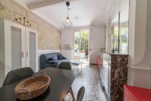 Apartamento Authentic Apt With Garden With Trees!