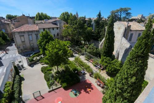 House With 6 Bedrooms In Avignon