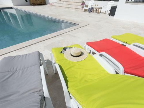 Modern Villa In Azille With Private Pool And Jacuzzi