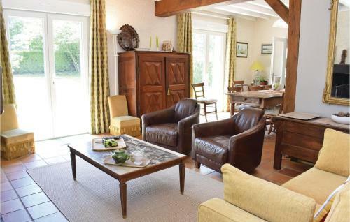 Four-bedroom Holiday Home In Bagnoles de L'orne