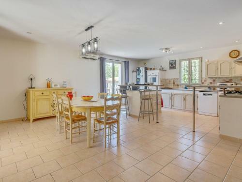 Charming Holiday Home In Barjols With Private Pool