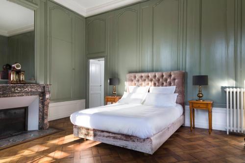 Bayeux Chateau Sleeps 18