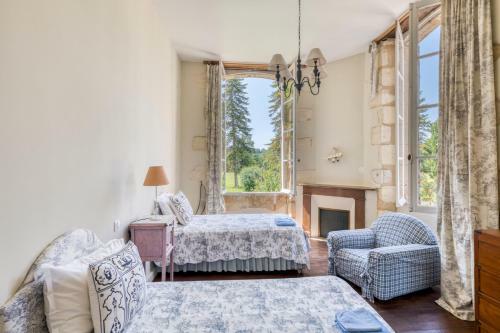 Cahuzac Chateau Sleeps 12 Pool Wifi