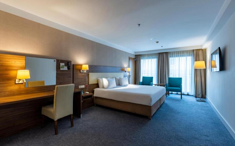Hotel Holiday Inn ?�d?