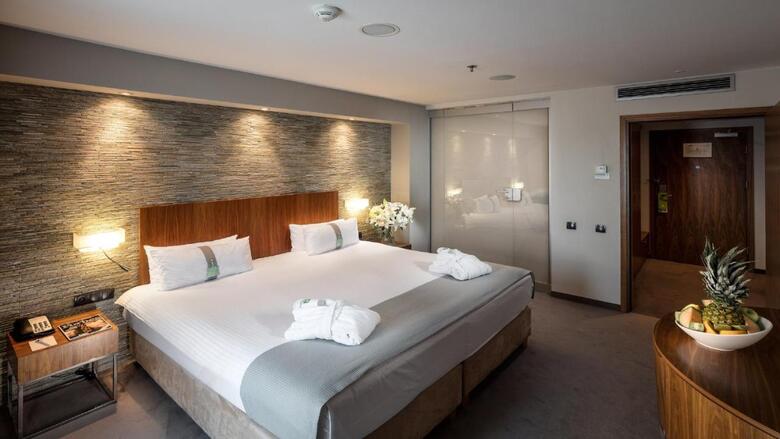 Hotel Holiday Inn ?�d?