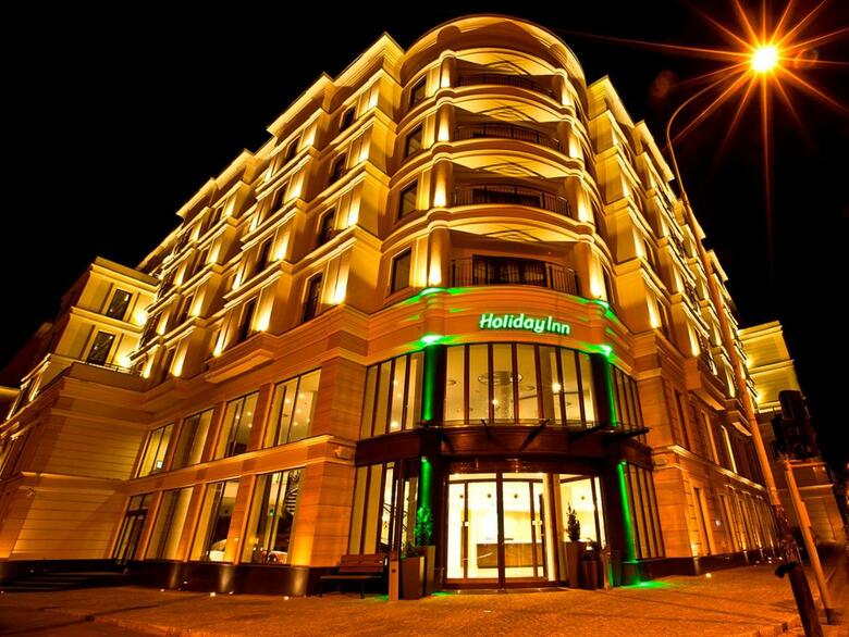 Hotel Holiday Inn ?�d?
