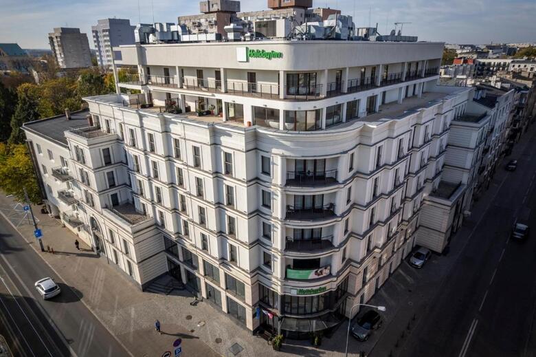 Hotel Holiday Inn ?�d?