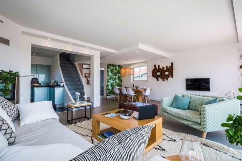 Panorama Keyweek Mountain View Villa Fireplace Pool And Sauna In Bidart