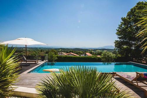 Panorama Keyweek Mountain View Villa Fireplace Pool And Sauna In Bidart