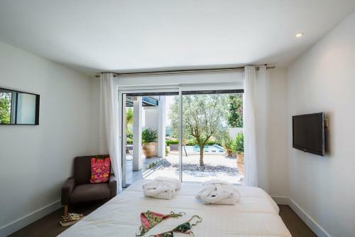 Panorama Keyweek Mountain View Villa Fireplace Pool And Sauna In Bidart