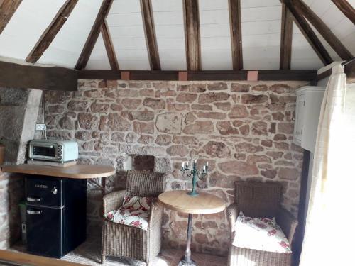Countryside Tiny House Near Chateau de Hautefort