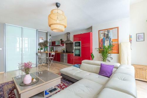 Guestready - Charming Apartment Place Du Parlement - Saint Pierre