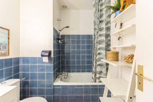 Guestready - Charming Apartment Place Du Parlement - Saint Pierre