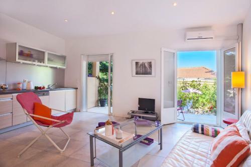 Casa Estel - Blue Apartment In Downtown Of Erbalunga